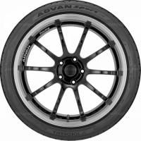 285/50 R20 112V Yokohama Advan Sport V105T